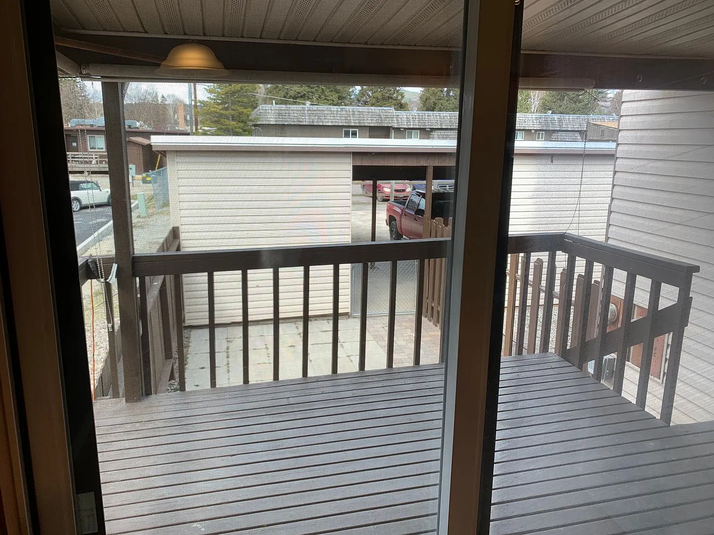 Updated 2 Bedroom 1.5 Bath Townhome Walking Distance To Downtown Whitefish — Photo 3