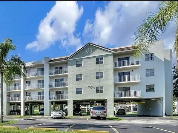 8200 SW 210th St APT 304, Cutler Bay, FL 33189