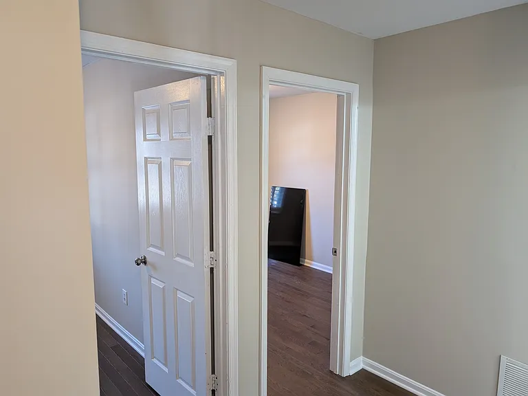 16004 Kings Mountain Rd — Photo 17