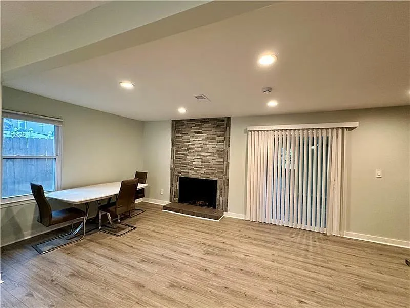3 bed, 2.5 bath, 1536 sqft, $2,200 — Photo 3