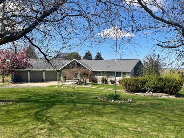 N8092 Rolling Hills Dr, Fond Du Lac, WI 54937