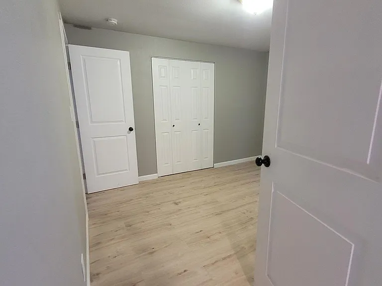 503 S Hawthorne Dr — Photo 7