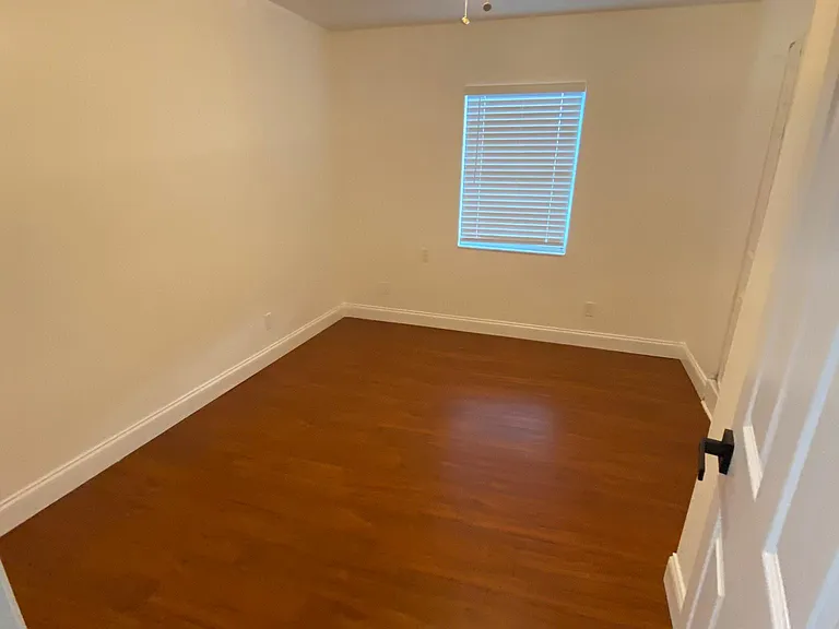 123 E Harding St — Photo 5