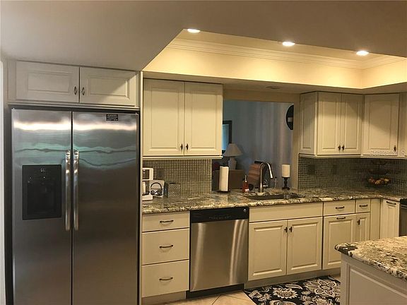 5th image of 7887 Timberwood Cir #186