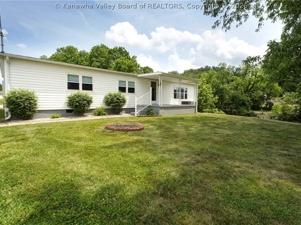 76 Precious Dr, Hurricane, WV 25526