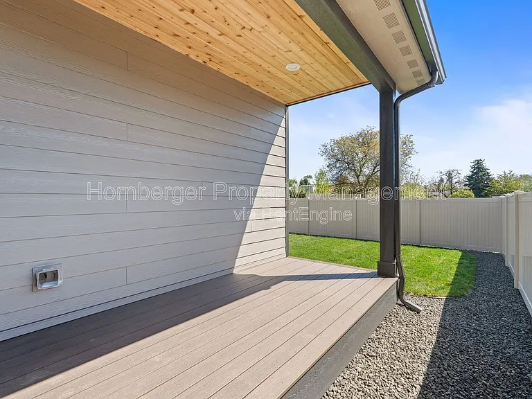 222 N Sargent Rd — Photo 28