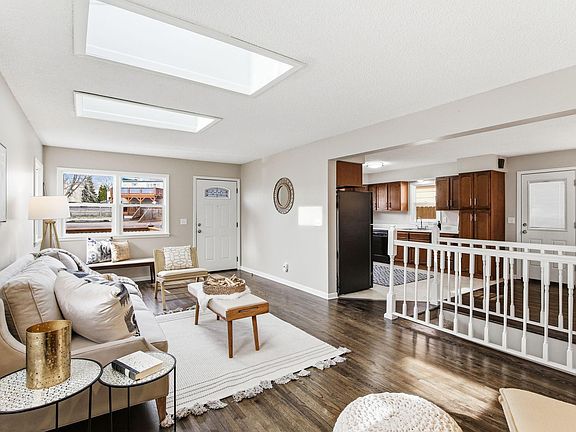 4th image of 522 Summit St NE