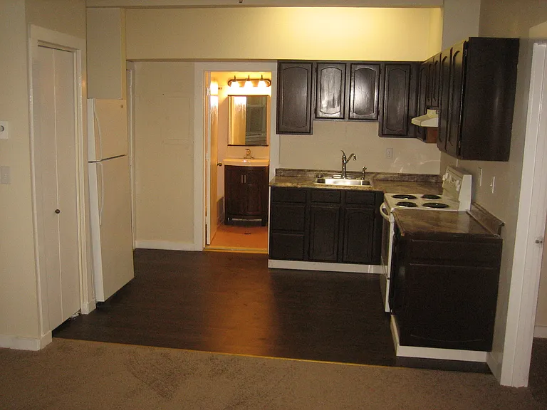 2109 NW Northrup St #3 — Photo 8