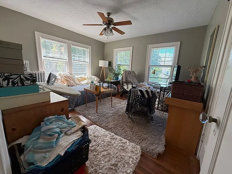 2425 Demington Dr — Photo 15