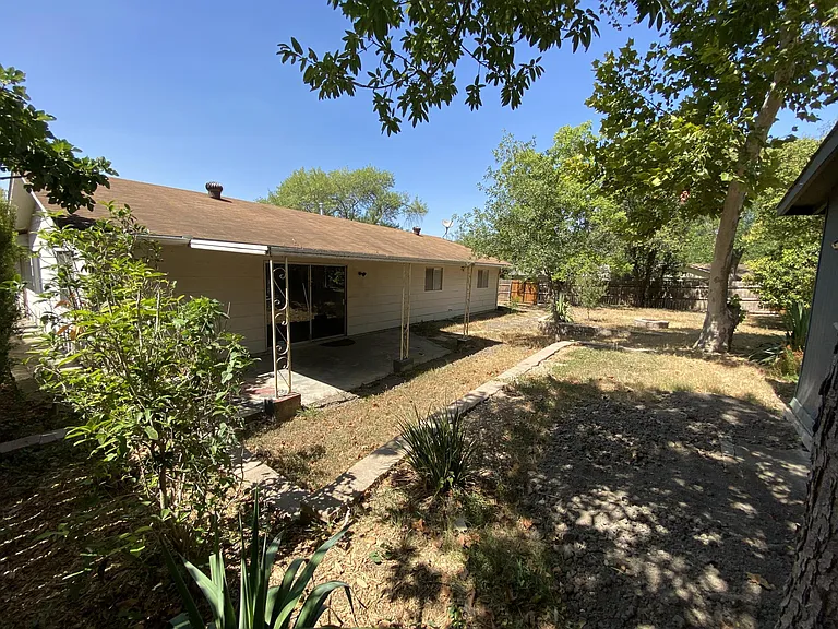 4318 Temple Hl — Photo 18