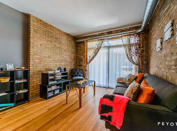 4th image of 1659 W Pratt Blvd #B-2