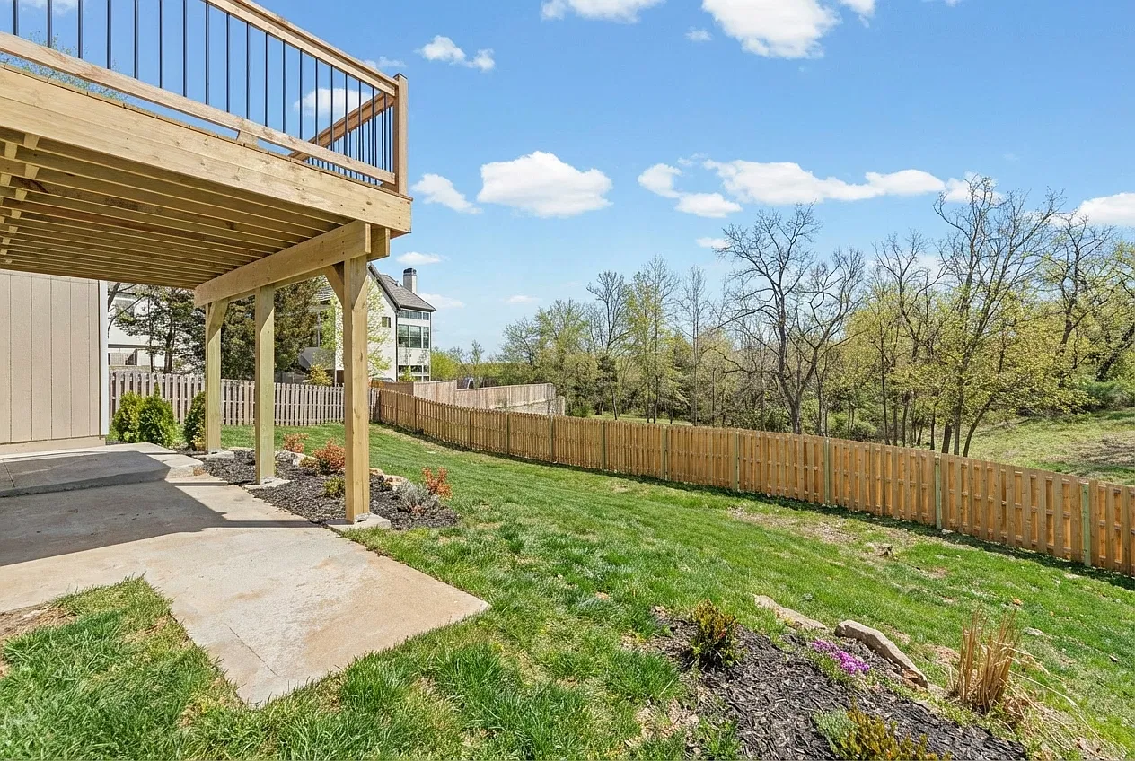 4 bed, 2151 sqft, $3,500 — Photo 3