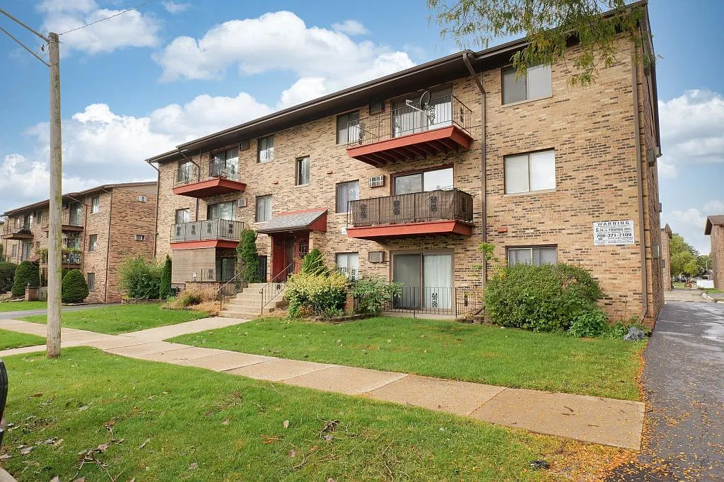 11810 S Komensky Ave #104 — Photo 1