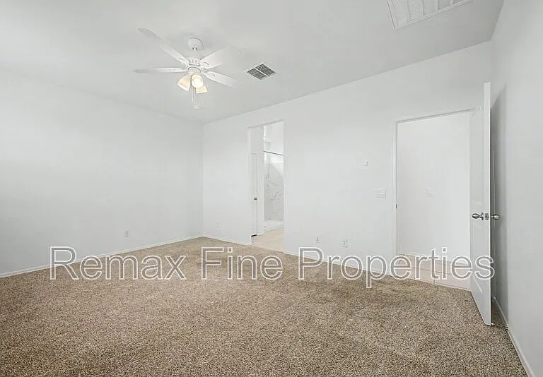 15543 W Desert Hollow Dr — Photo 11