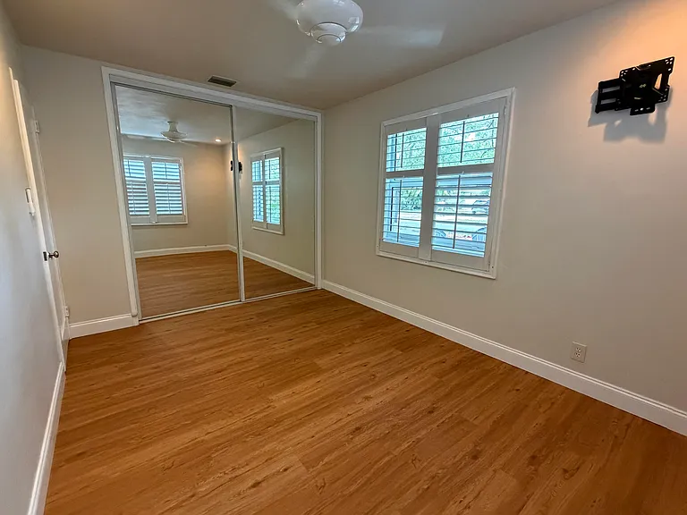 609 SW 6th Ave — Photo 11