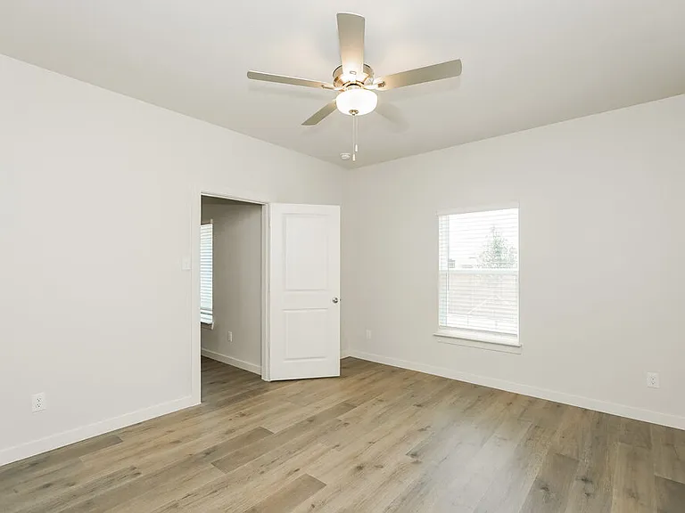 1308 Tilton Dr — Photo 8