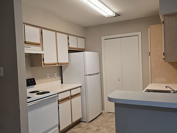 4th image of 10007 Emerald Creek Dr Unit C