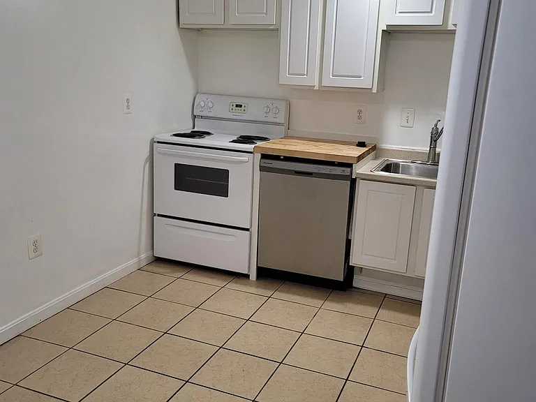 1533 N Colonial Ter #A — Photo 14