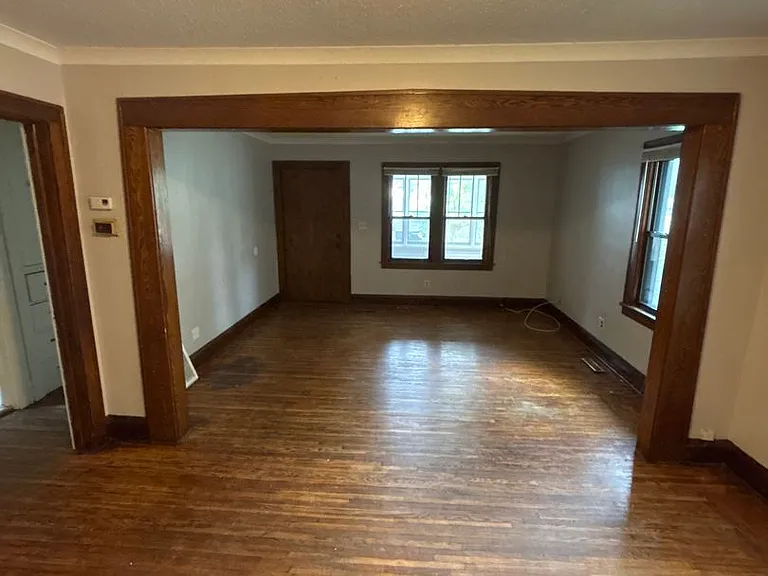4711 Camden Ave N — Photo 2