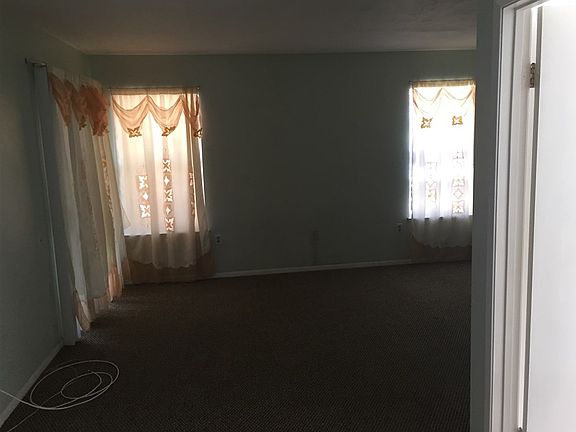 2nd image of 27640 Grosse Point Dr