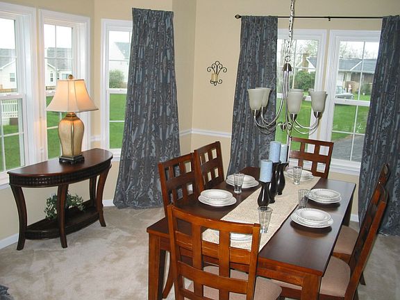 48Amelia DR Dining Room 