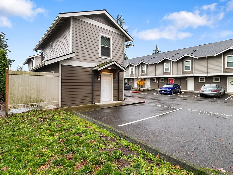 3303 Hilda Ln — Photo 2