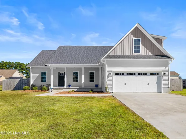 202 Pembury Way, Richlands, NC 28574