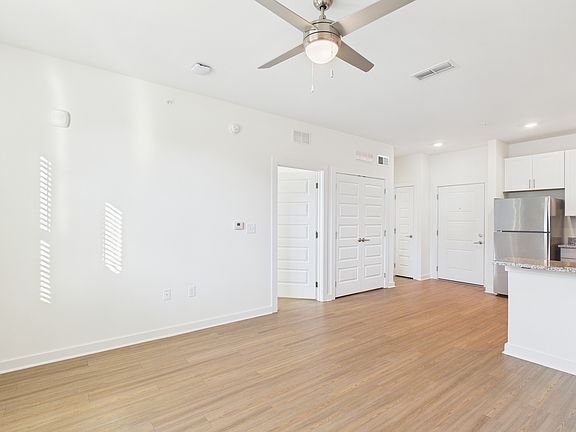 2nd image of 2520 New Port Royal Rd #5-106
