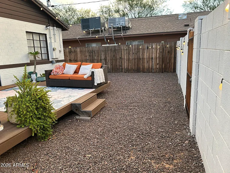 326 W Highland Ave — Photo 17