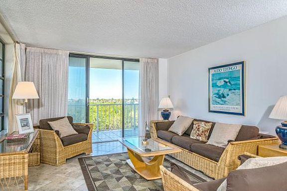 4th image of 440 Seaview Ct APT 512