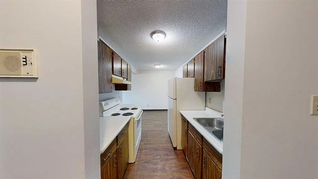 2 bed, 1.0 bath, 820 sqft, $1,100 — Photo 3