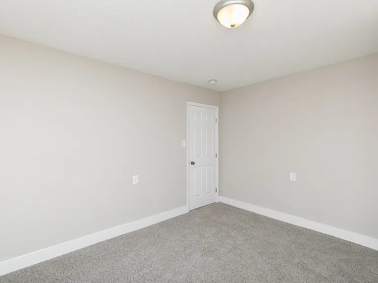 5013 9th Ct N — Photo 8