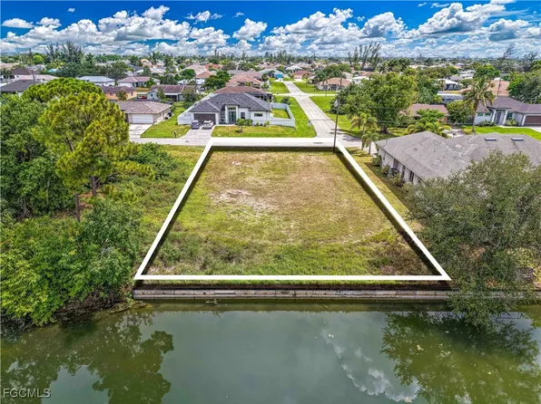 401 SE 14th St, Cape Coral, FL 33990