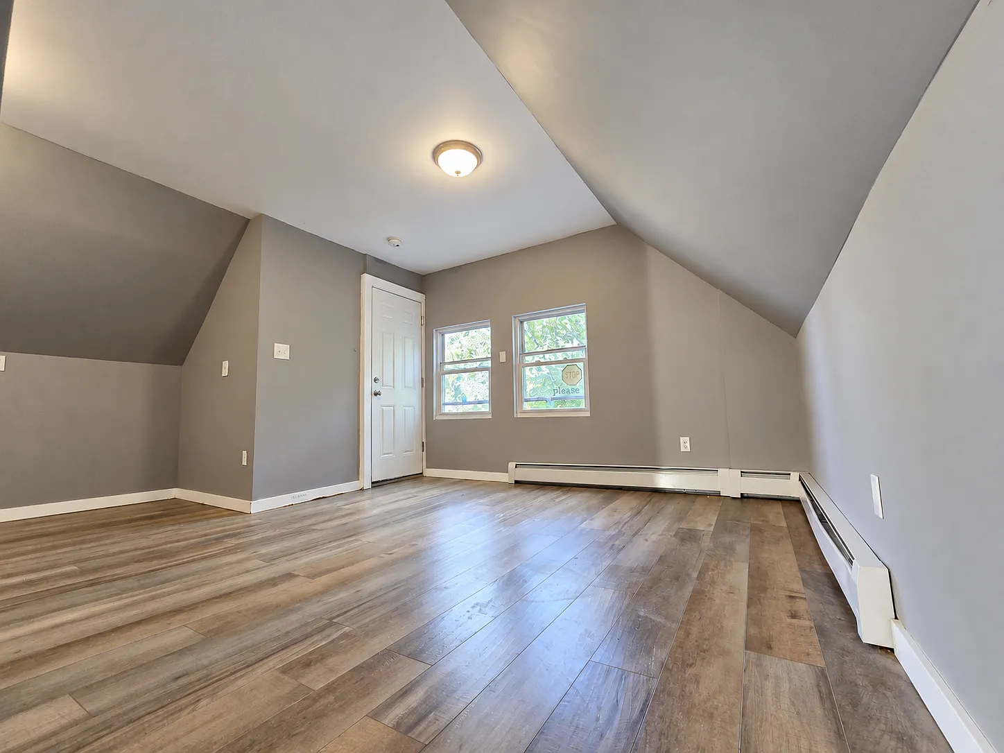 2 bed, 925 sqft, $1,450 — Photo 1