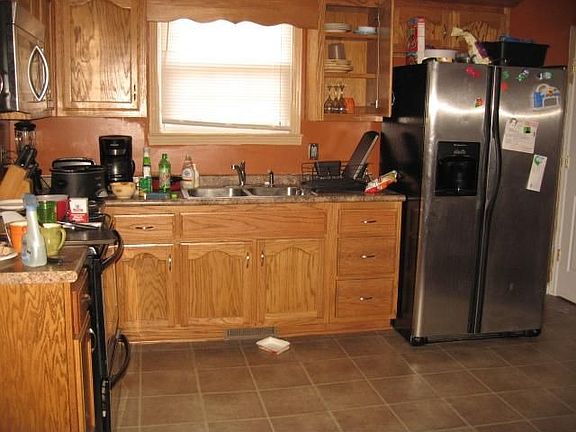 4th image of 2701 Turner Ln