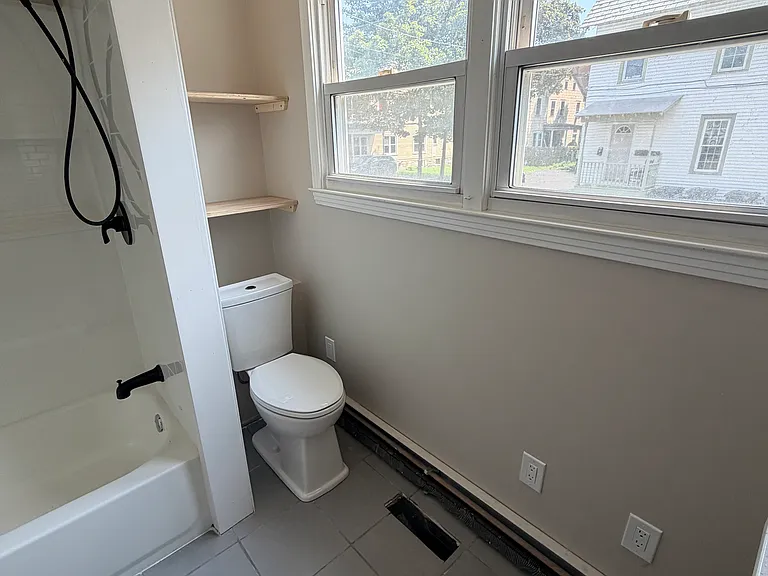 447 Glen St #1 — Photo 21