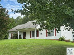 54 Hiatt Ln, Stuart, VA 24171