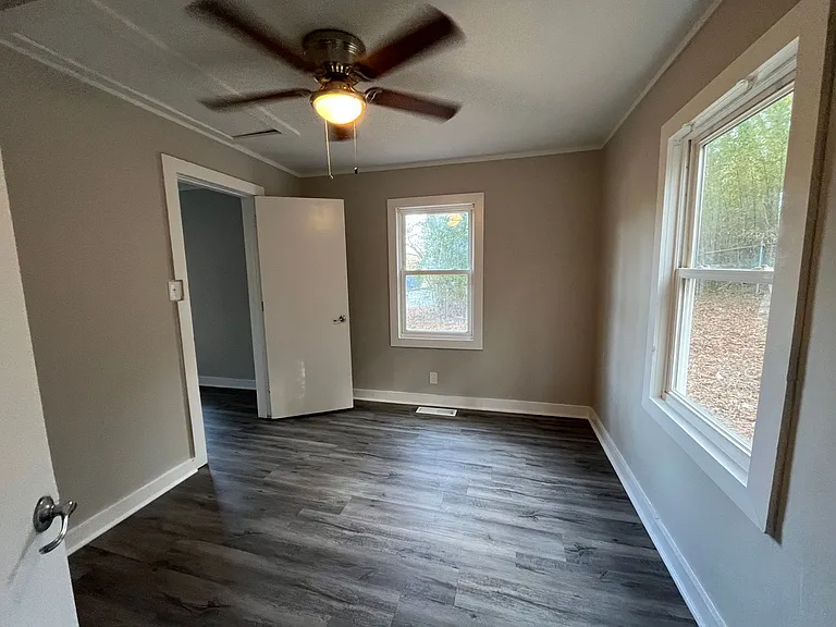 1319 Cave Spring Rd SW — Photo 6