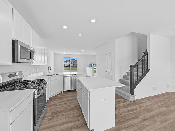 4th image of 1254 Glenmont St