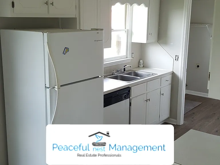773 Crestline Dr — Photo 2