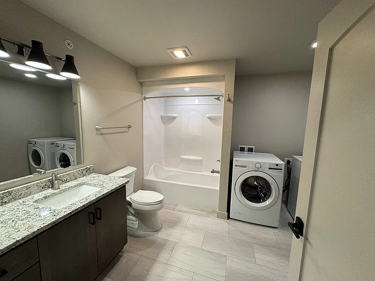 The Wit : Resort Style Living — Photo 21