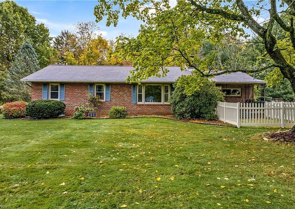 1st image of 3012 Armstrong Dr