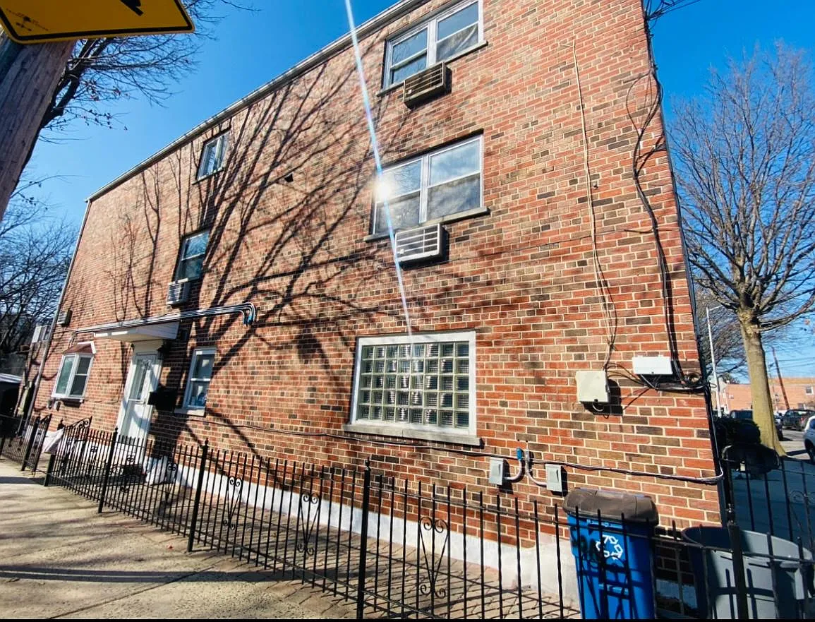 2845 Wilkinson Ave — Photo 1