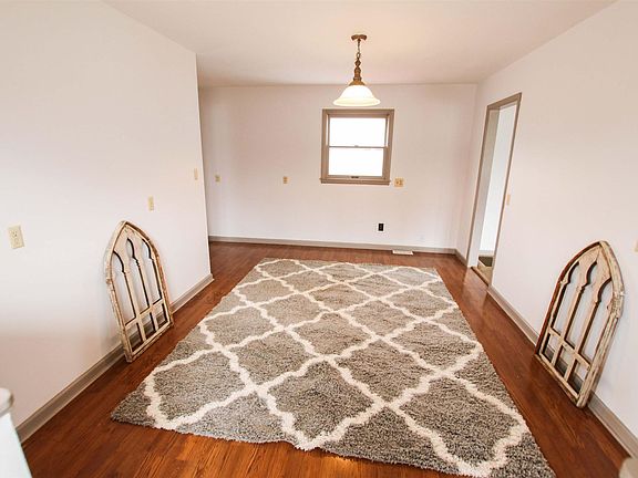 2nd image of 603 Crestwood Dr