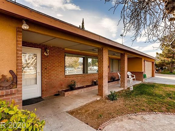 3rd image of 6425 W El Campo Grande Ave