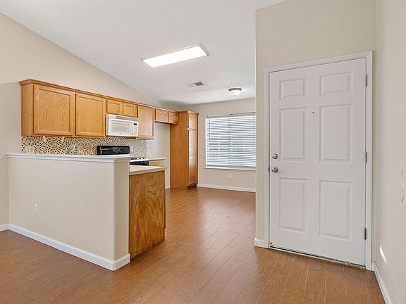 5th image of 4231 E Paradise Avenue