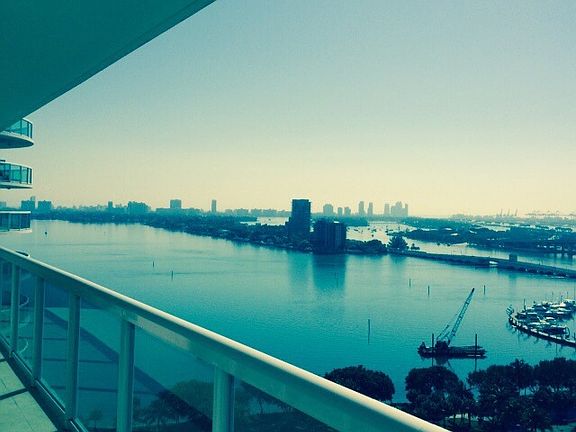 3rd image of 1800 N Bayshore Dr APT 1914