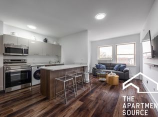 5655 N Clark St #210, Chicago, IL 60660