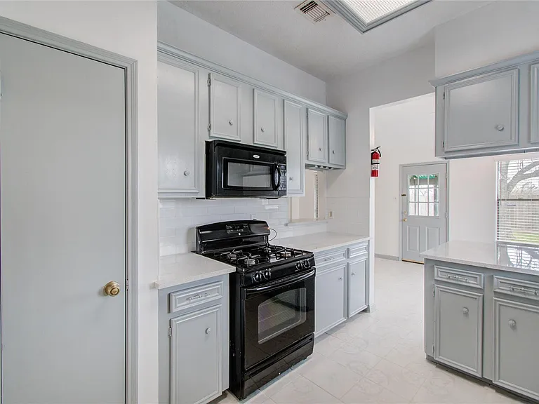 2538 Knights Cir — Photo 20