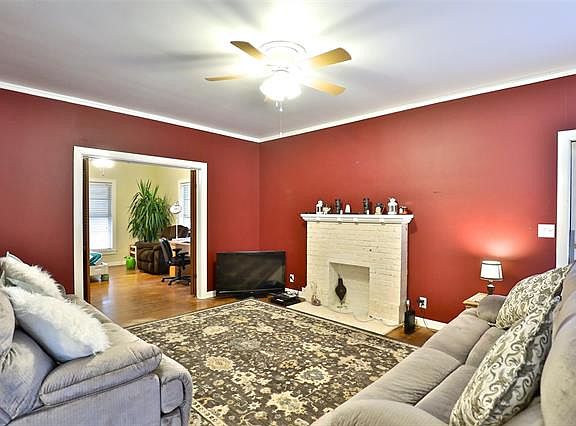5th image of 749 Race St